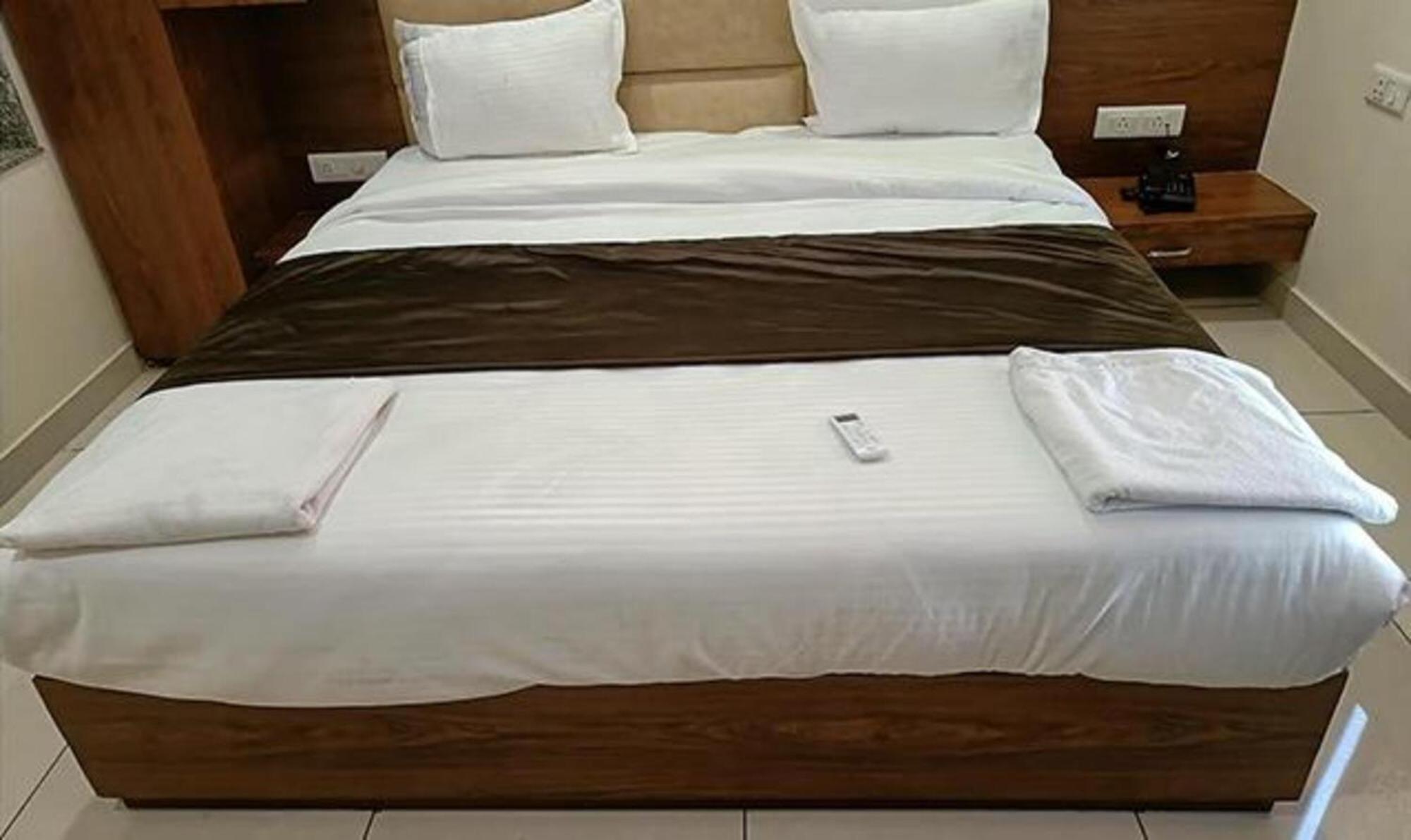 Hotel Shree Dev Prime Udaipur Buitenkant foto